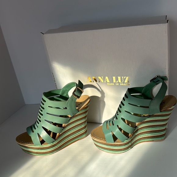 Anna Luz Made in Brazil wedge heels, adjustable straps, brand new/box, stunning! - Picture 3 of 8